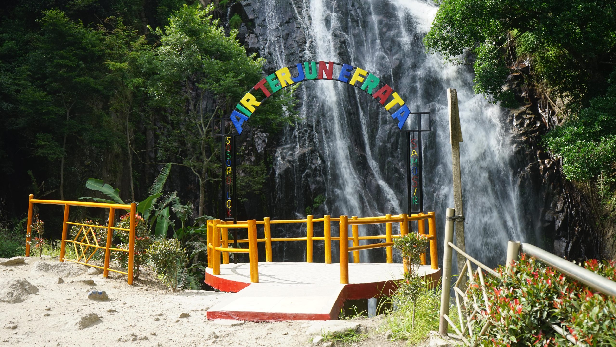 Air Terjun Efrata: Pesona Alam Tersembunyi yang Memikat Air Terjun Efrata: Pesona Alam Tersembunyi yang Memikat