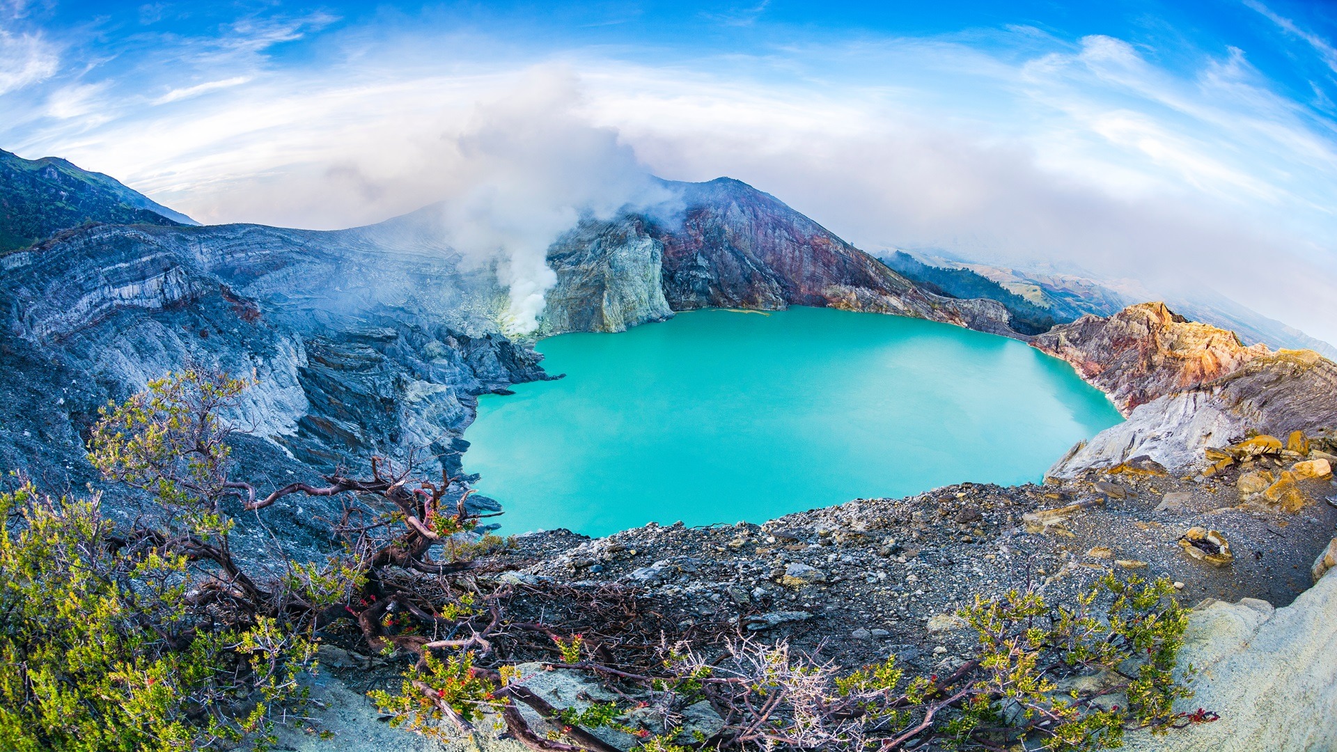 Mengenal Kawah Ijen: Permata Alam di Ujung Timur Jawa