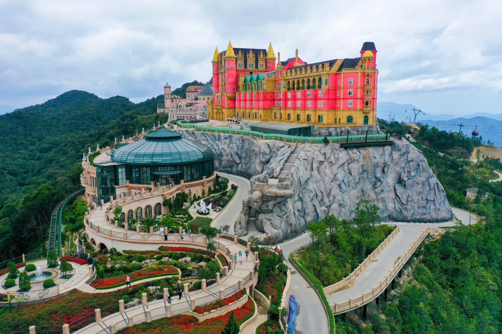 Bana Hills: Liburan Seru & Instagramable di Vietnam Bana Hills: Liburan Seru & Instagramable di Vietnam