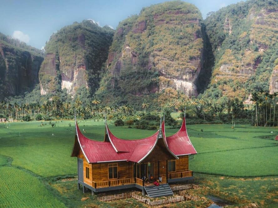Lembah Harau: Pesona Tebing dan Air Terjun yang Memikat