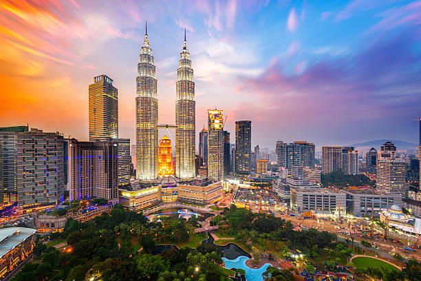 Menara Petronas: Keajaiban Arsitektur di Jantung Kuala Lumpur Menara Petronas: Keajaiban Arsitektur di Jantung Kuala Lumpur