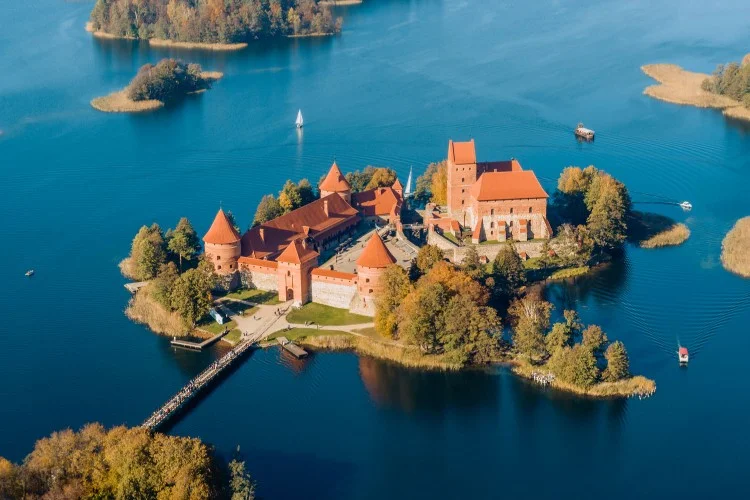 Trakai Castle: Pesona Sejarah Menakjubkan di Tengah Danau