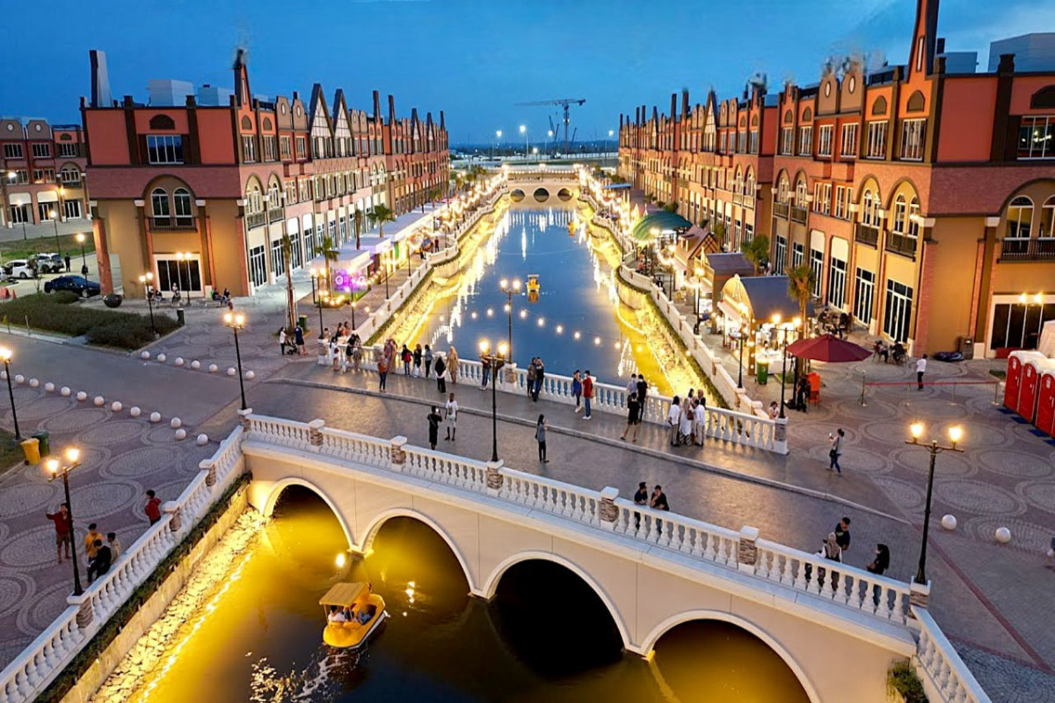 La Riviera PIK: Sensasi Santorini dan Venice Lokal Jakarta Utara