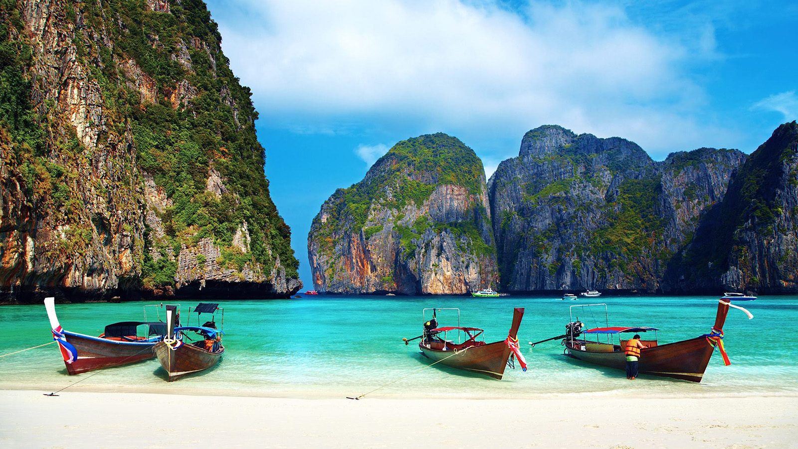Koh Phi Phi: Surga Tersembunyi yang Wajib Masuk Bucket List