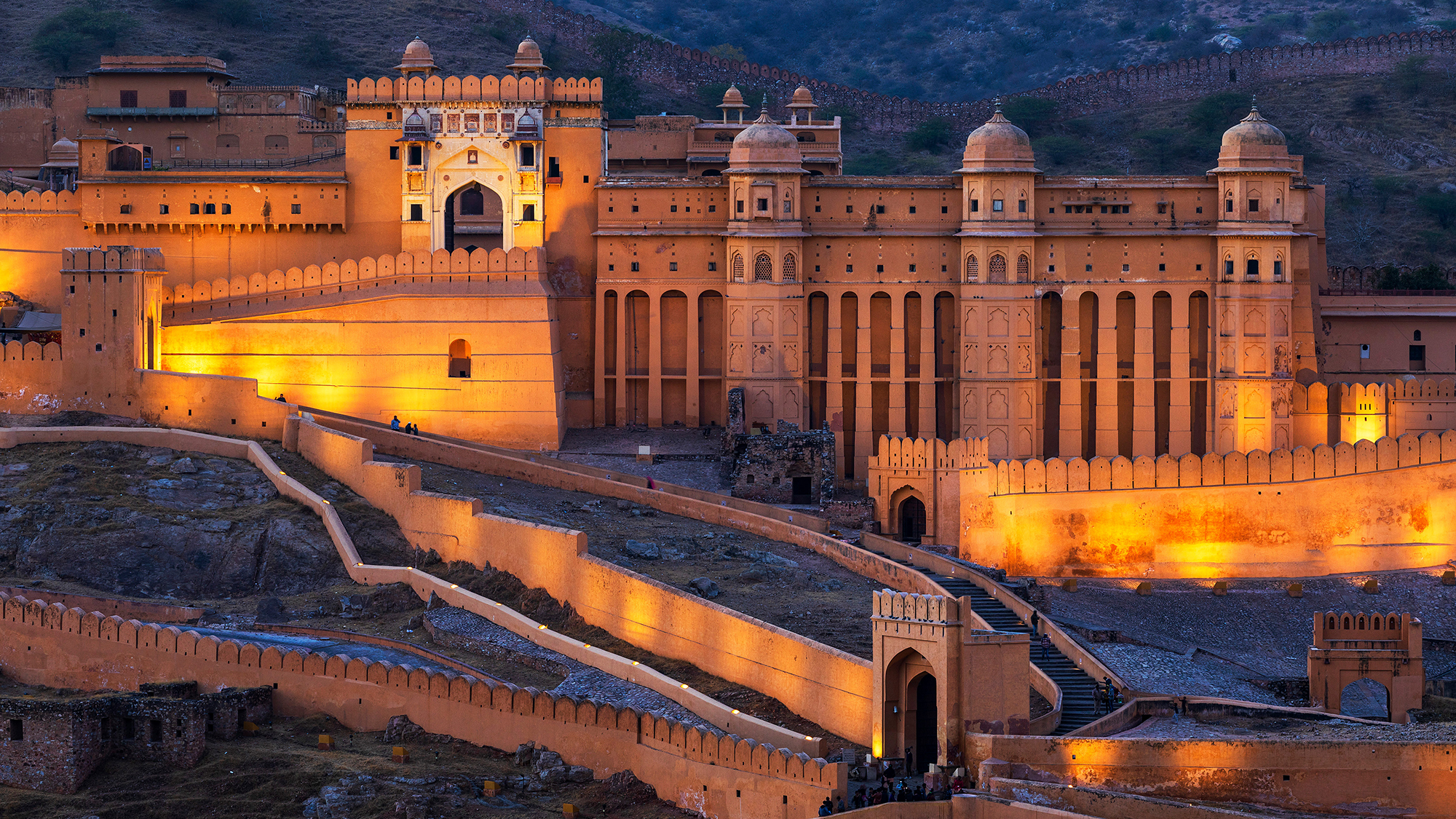 Amber Fort Eksplorasi Benteng Penuh Pesona Hindia!