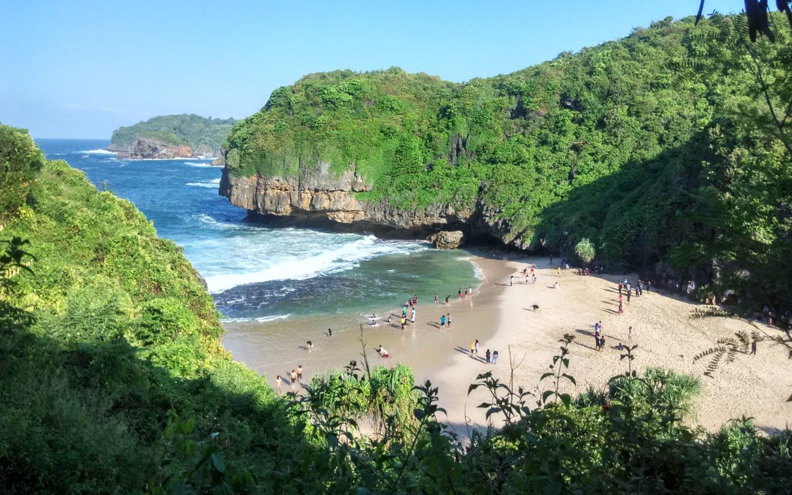 Pesona Pantai Greweng: Surga Tersembunyi di Gunungkidul Pesona Pantai Greweng: Surga Tersembunyi di Gunungkidul