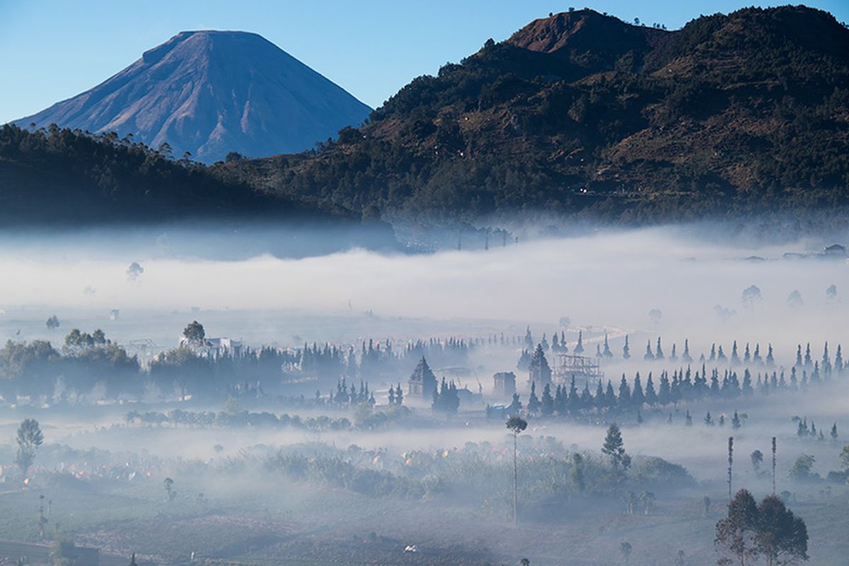 Dataran Tinggi Dieng: Negeri di Atas Awan yang Pesona Mistis