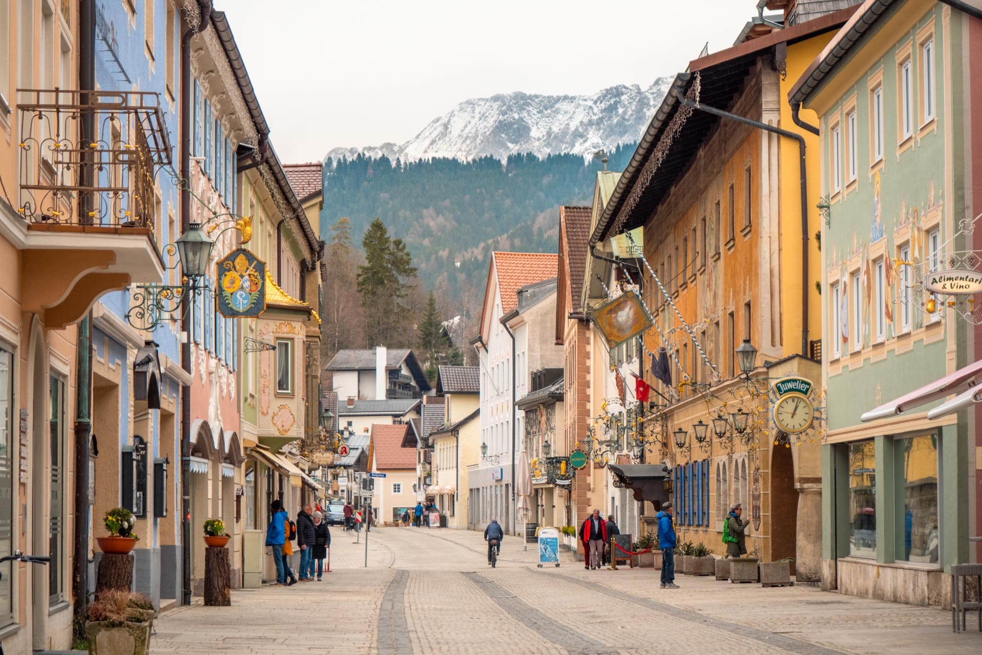 Garmisch Partenkirchen: Jelajahi Surga Pegunungan Bavaria Garmisch Partenkirchen: Jelajahi Surga Pegunungan Bavaria