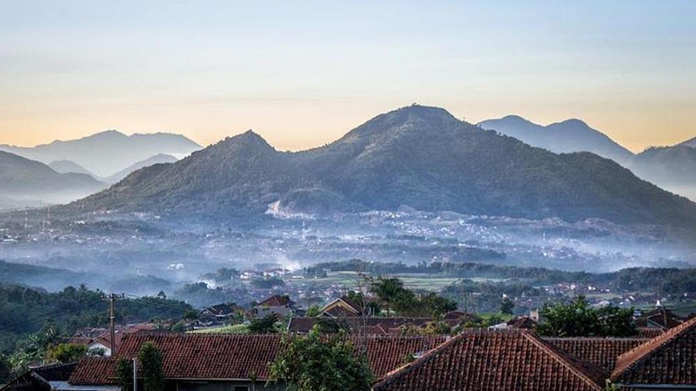 Mengenal Gunung Geulis: Pesona Alam yang Memikat