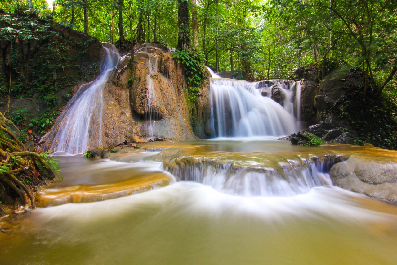 Air Terjun Moramo: Keindahan Tersembunyi yang Bikin Nagih
