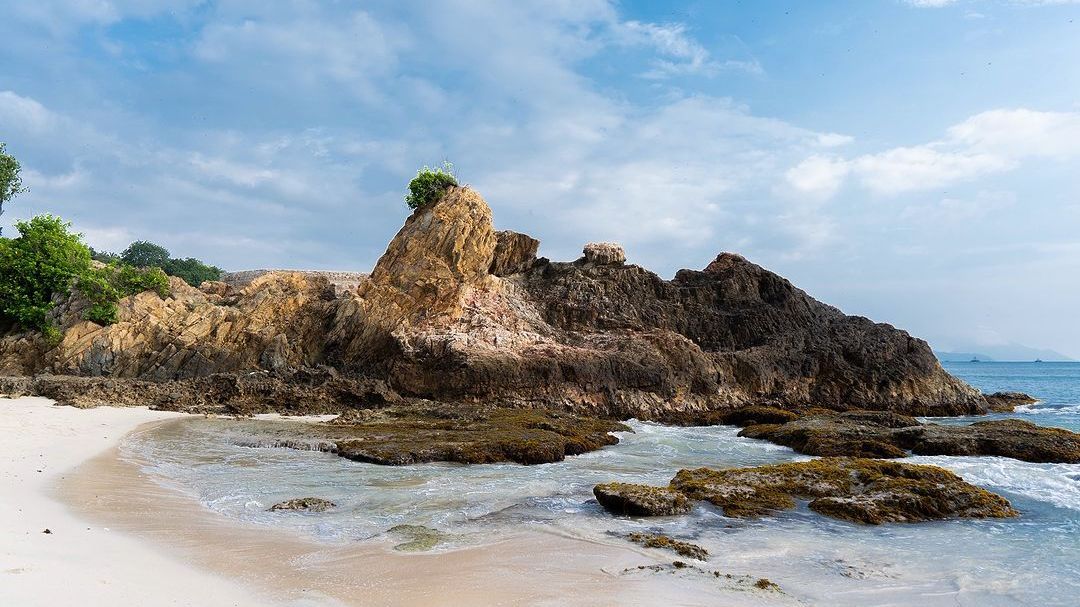 Mengenal Pantai Marina: Surga Tersembunyi di Pesona Alam