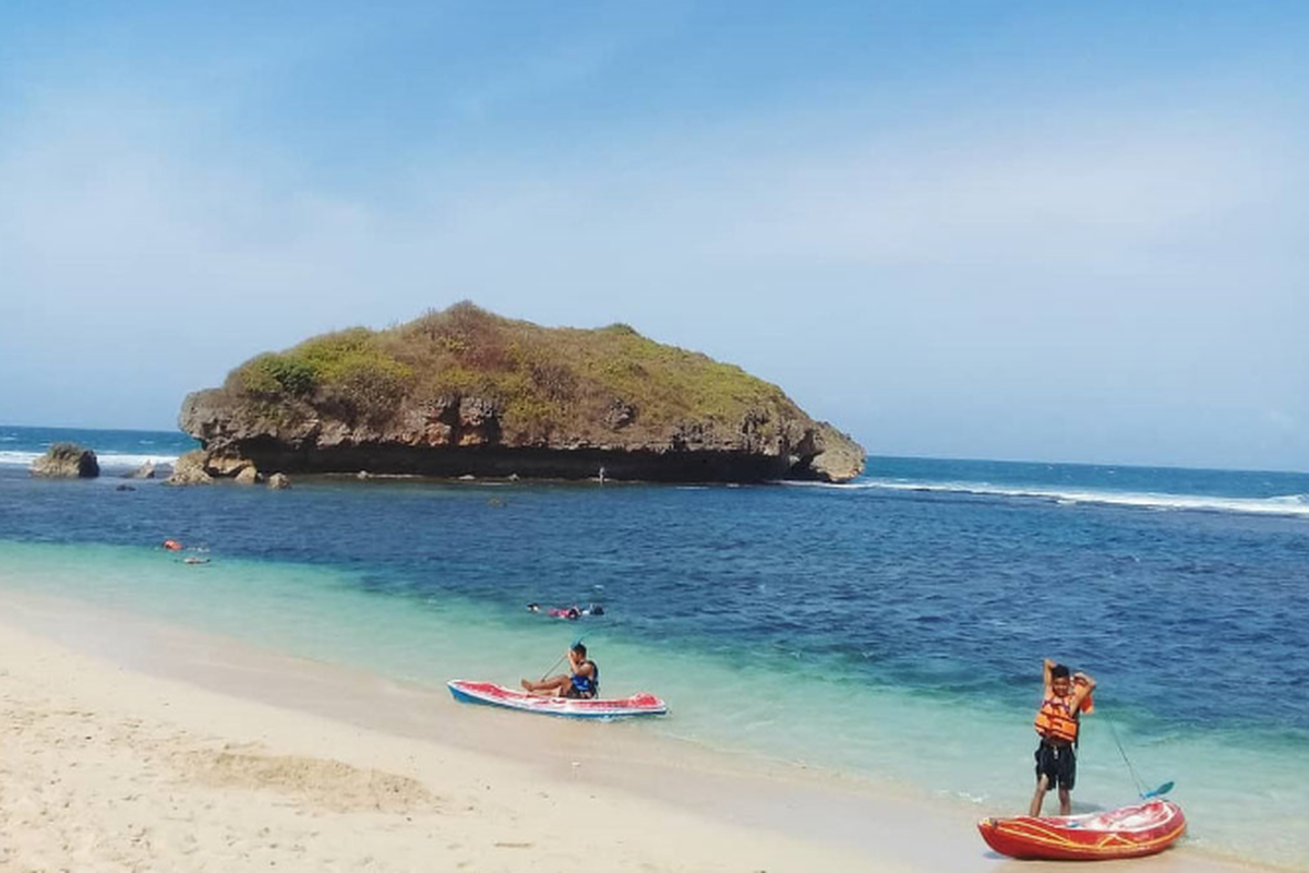 Pantai Sadranan: Surga Tersembunyi di Jogja Selatan