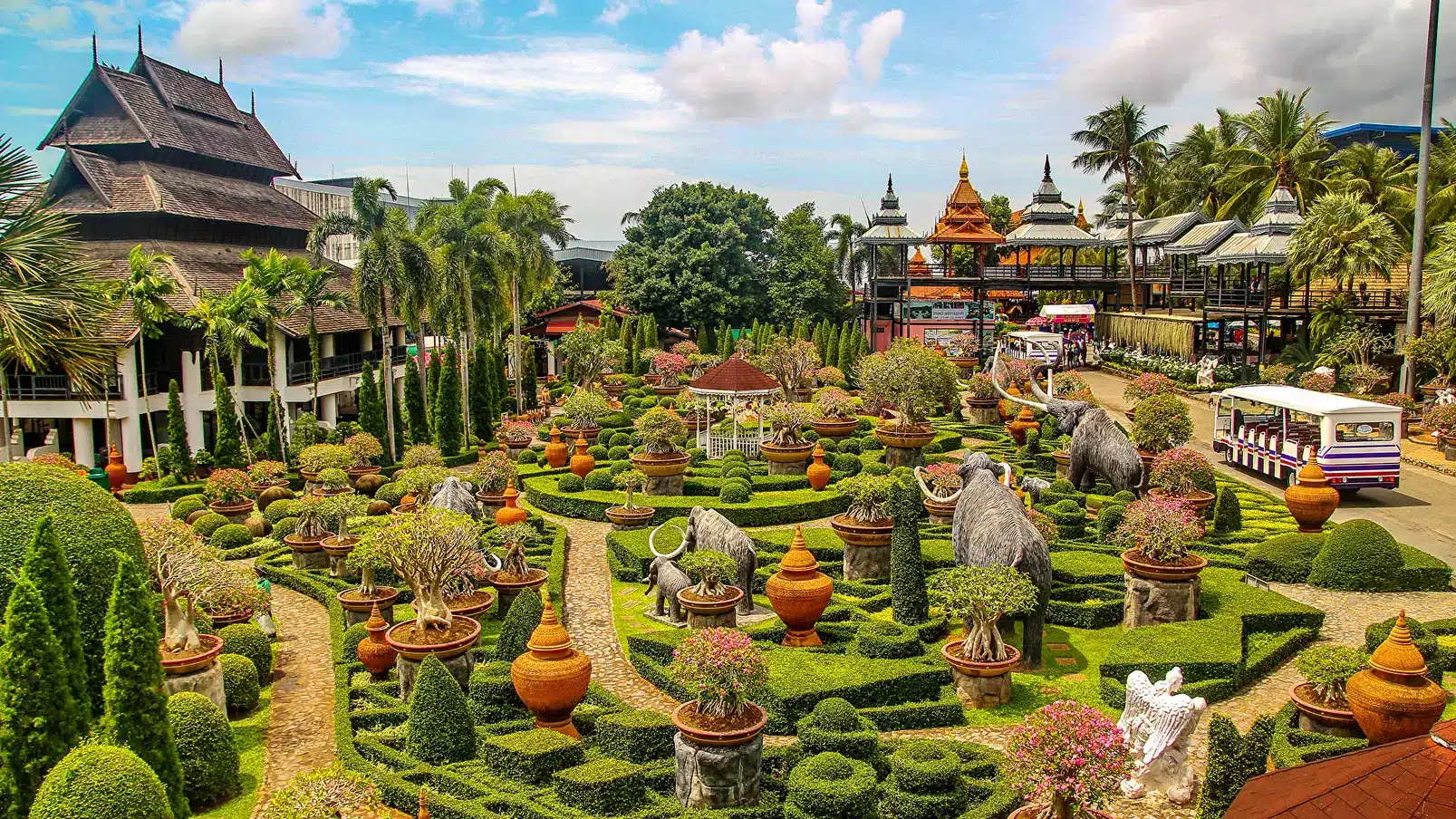Nong Nooch: Surga Taman Tropis di Thailand yang Bikin Betah!