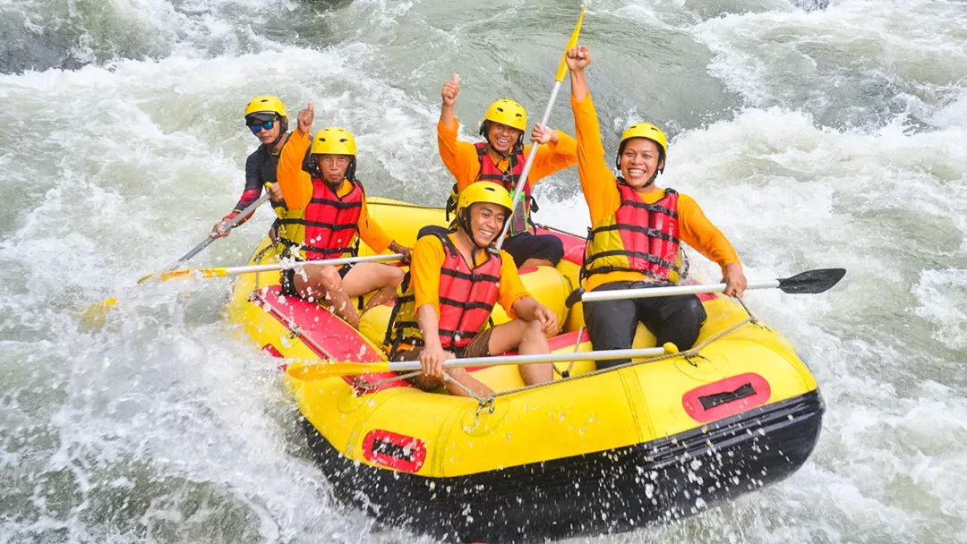 Rafting Sungai: Petualangan Seru di Tengah Derasnya Arus