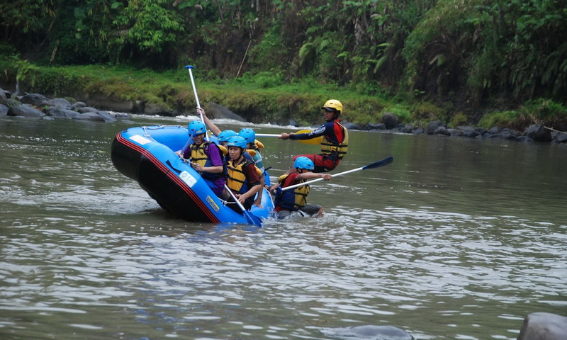 Rafting Sungai