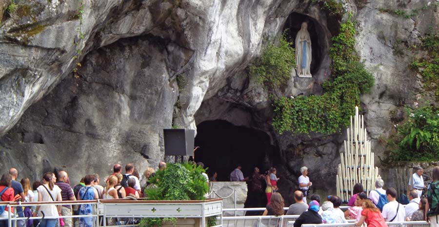 Wisata Religi Katolik: Sejarah, dan Spiritualitas Perjalanan