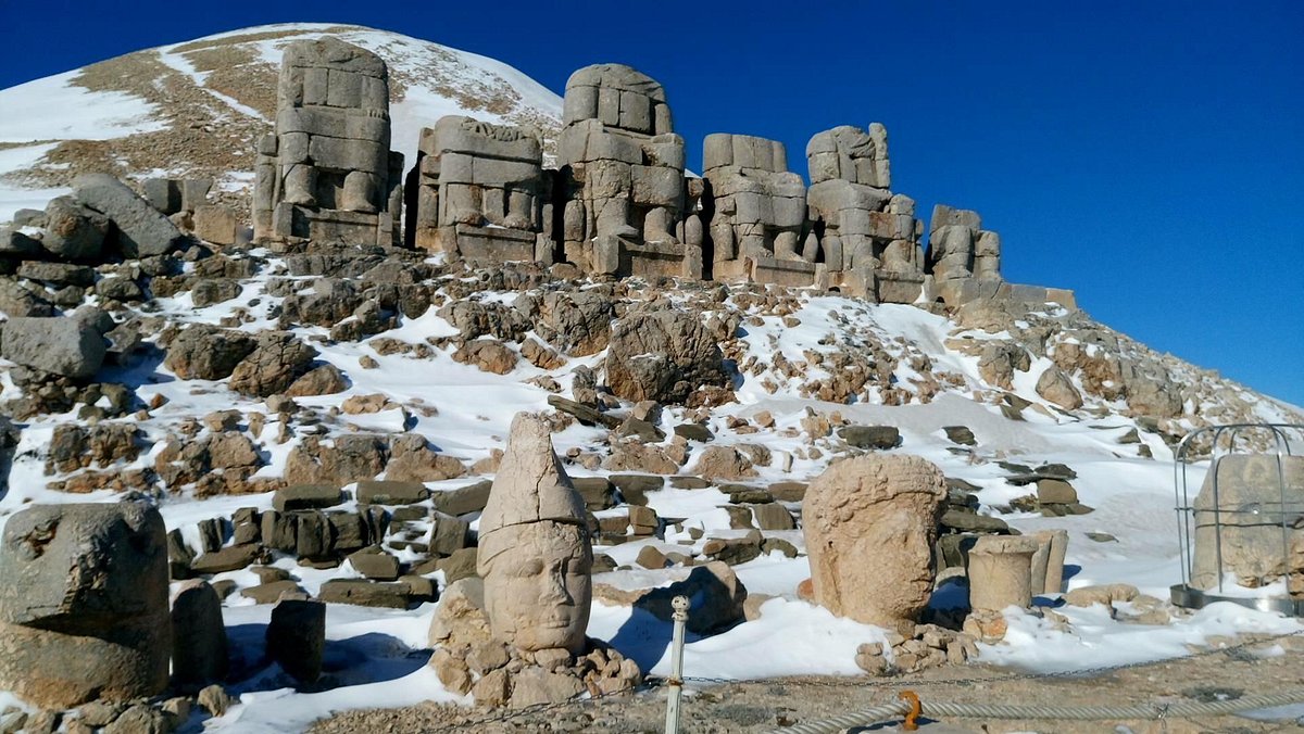 Mount Nemrut Keajaiban Alam dan Sejarah yang Menakjubkan!