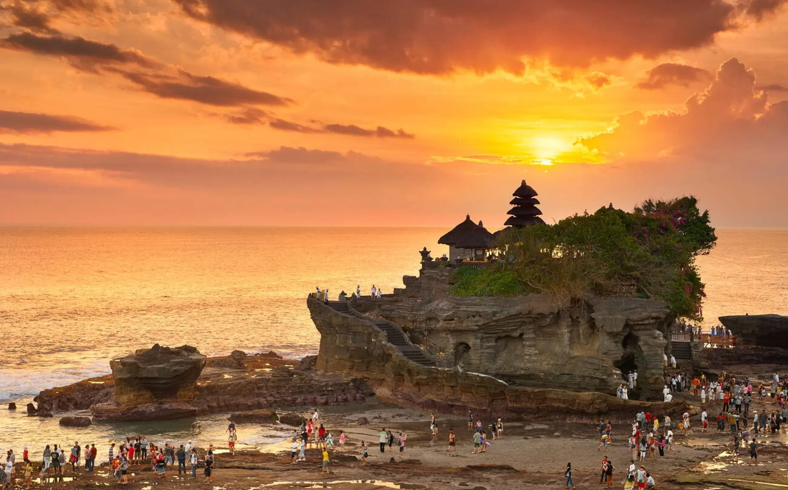 Tanah Lot: Permata Laut Bali yang Selalu Bikin Gue Pengen Balik
