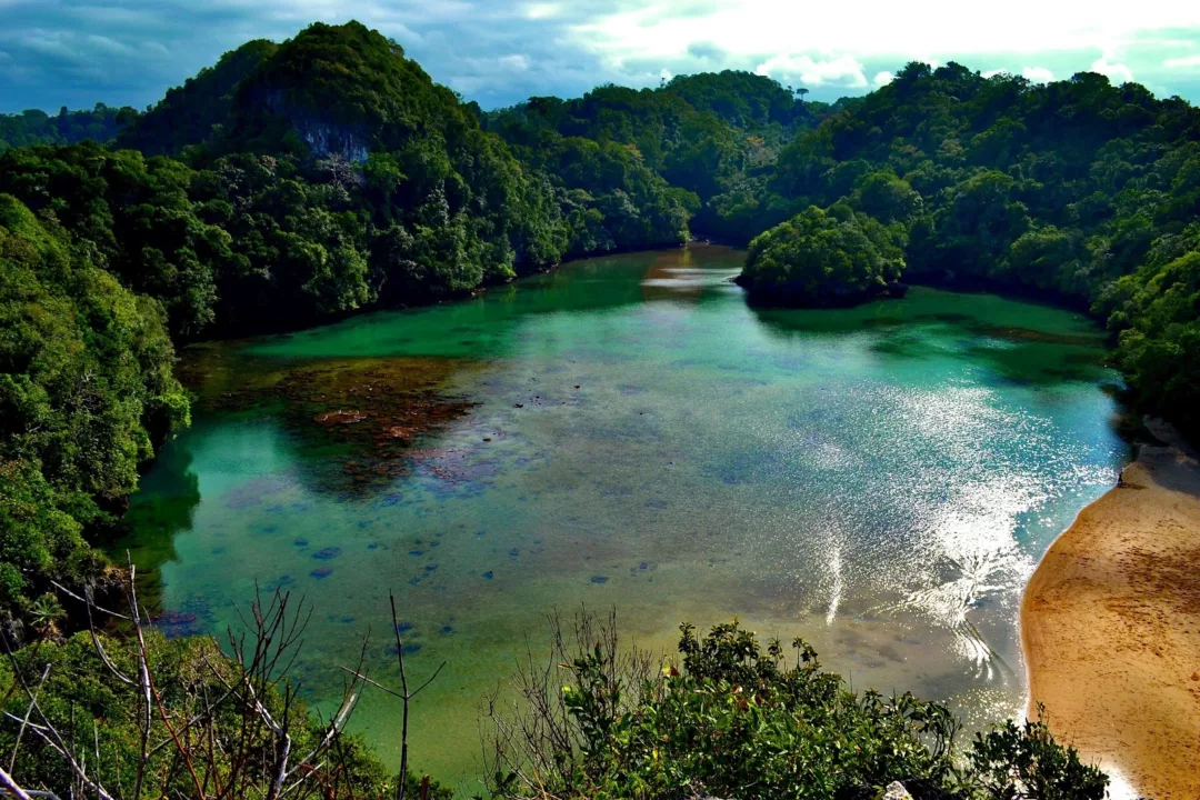 Pulau Sempu: Surga Tersembunyi di Jawa Timur Pulau Sempu: Surga Tersembunyi di Jawa Timur