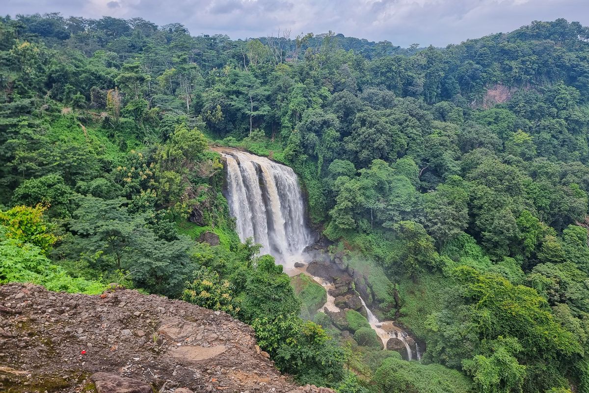 Curug Sewu: Pesona Alam dan Keindahan Air Terjun Tersembunyi Curug Sewu: Pesona Alam dan Keindahan Air Terjun Tersembunyi