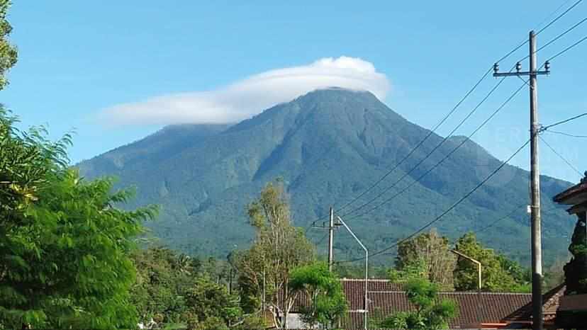 Gunung Kawi: Pesona Alam dan Spiritual di Jawa Timur Gunung Kawi: Pesona Alam dan Spiritual di Jawa Timur