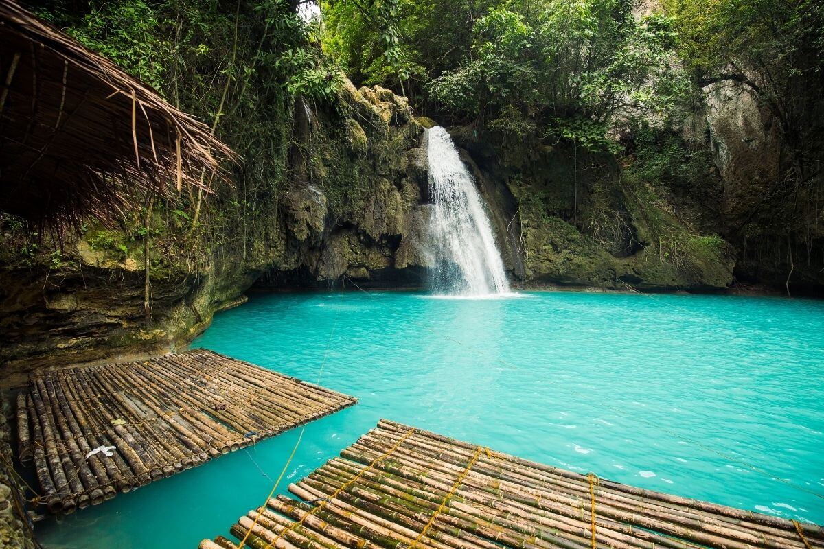 Kawasan Falls dan Pesona Alam yang Memikat Wisatawan Kawasan Falls dan Pesona Alam yang Memikat Wisatawan