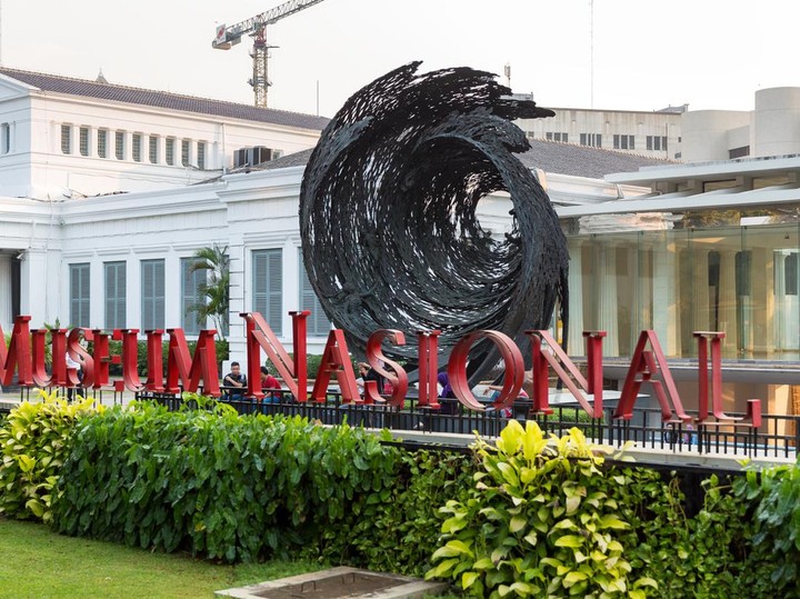 Museum Nasional: Menyelami Sejarah, Menjaga Identitas Bangsa