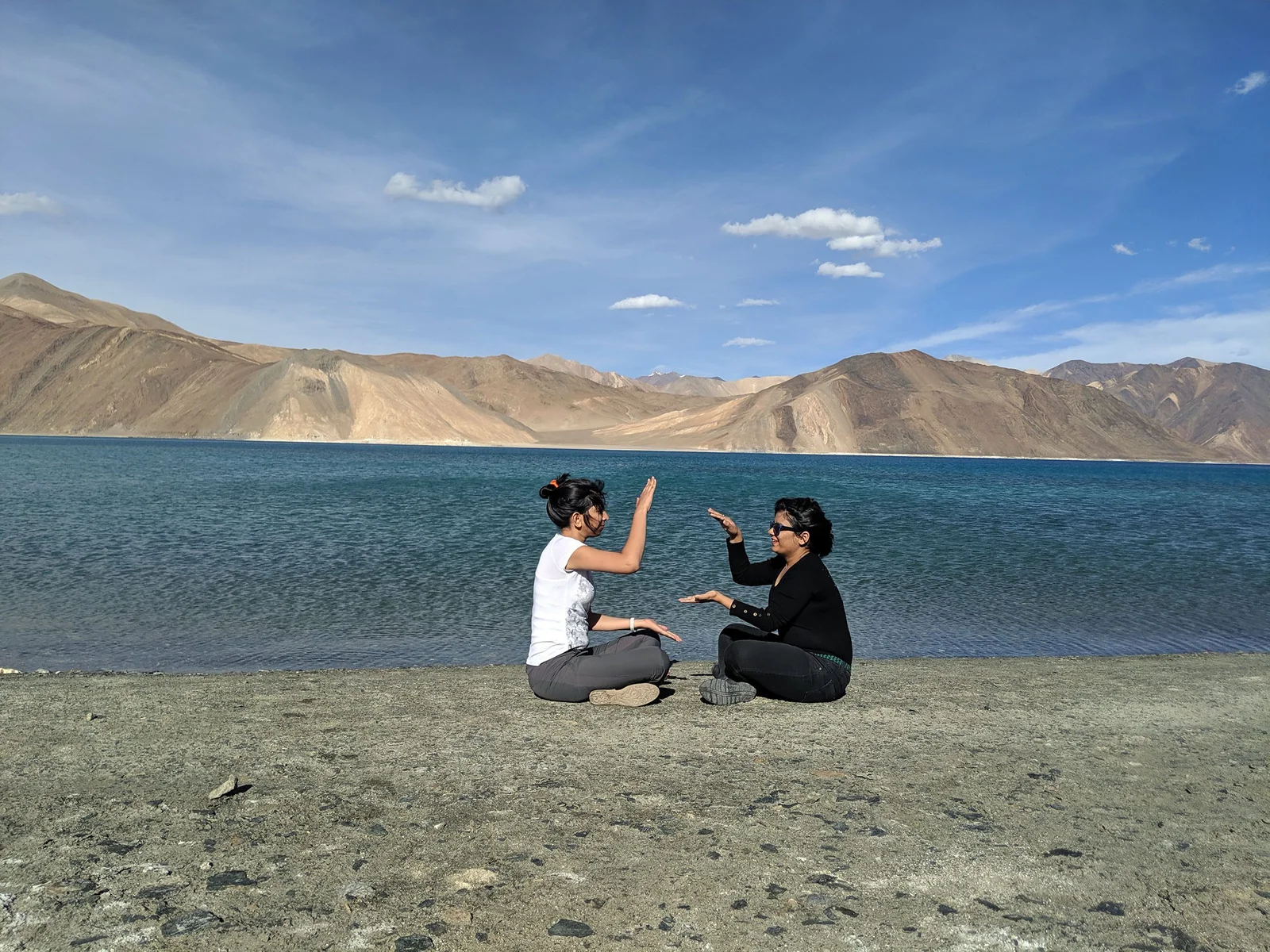 Pangong Tso: Keindahan Danau di Atap Dunia
