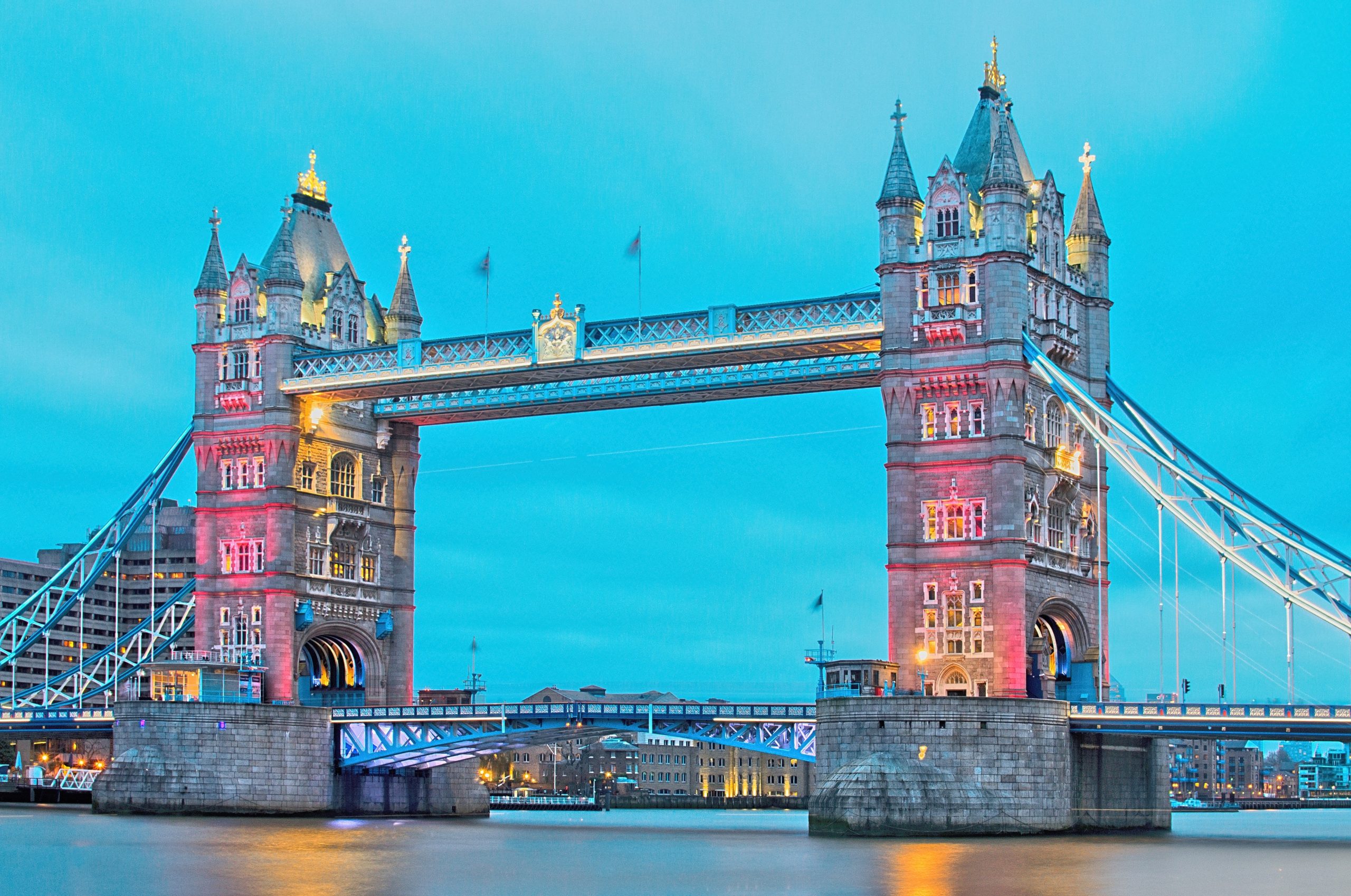 Tower Bridge: Simbol Kekuatan dan Keindahan Abadi Kota London