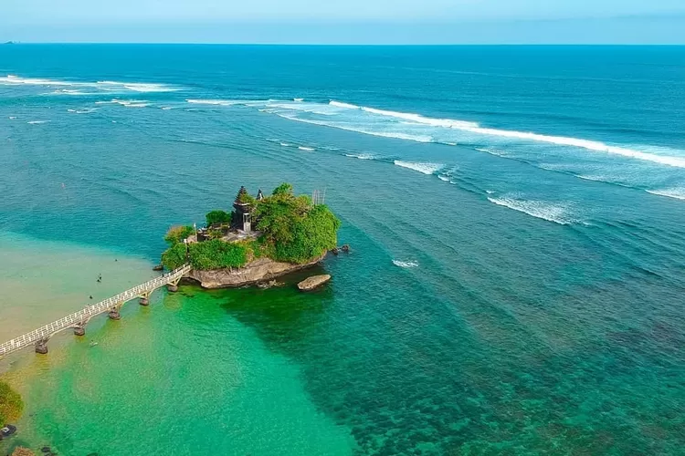 Pantai Balekambang: Surga Tersembunyi di Jawa Timur yang Wajib Dikunjungi