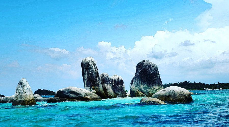 Pulau Belitung: Surga Tropis dengan Keindahan Alam yang Memukau Pulau Belitung: Surga Tropis dengan Keindahan Alam yang Memukau