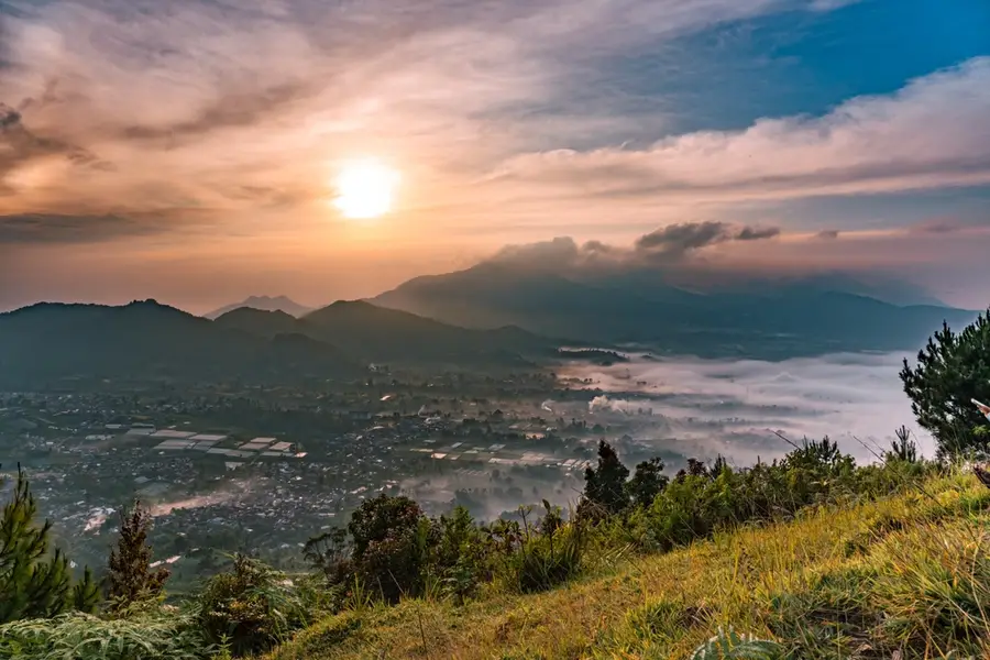 Gunung Putri: Keindahan Alam dan Petualangan Menakjubkan di Jawa Barat