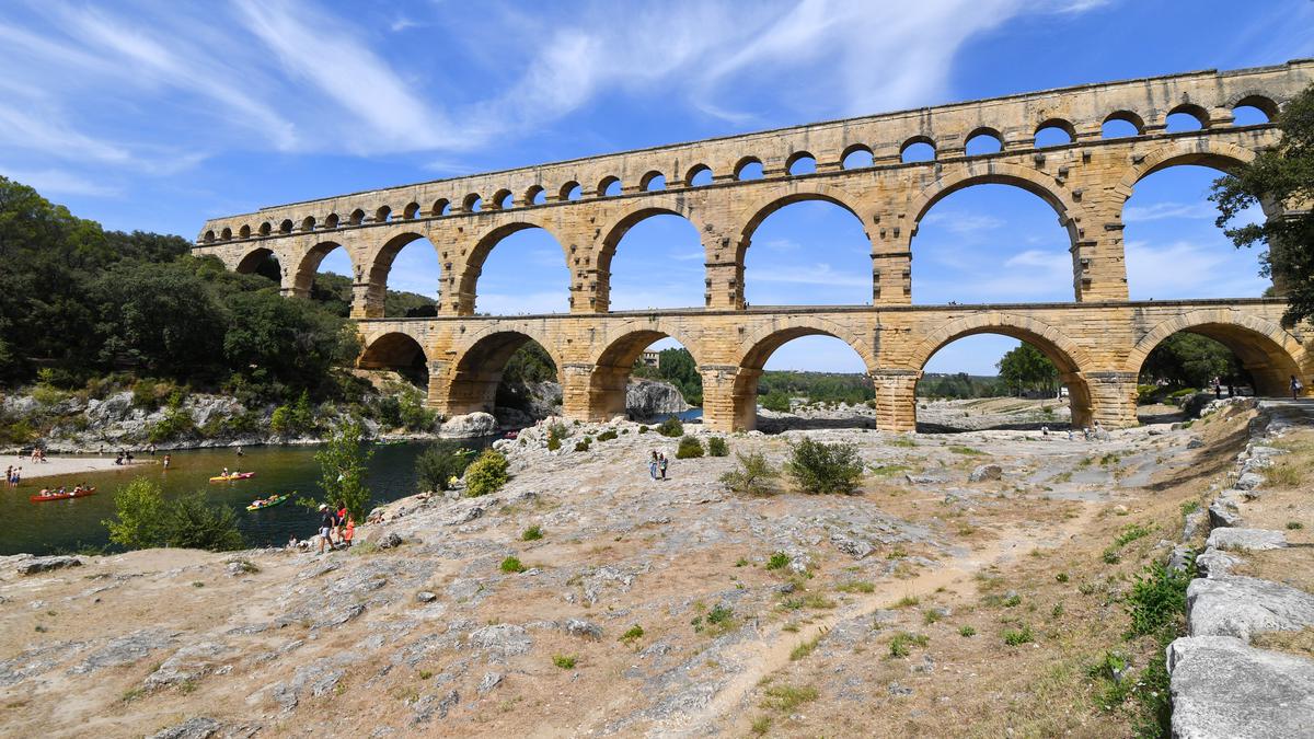 Pont du Gard Keajaiban Romawi di Selatan Prancis