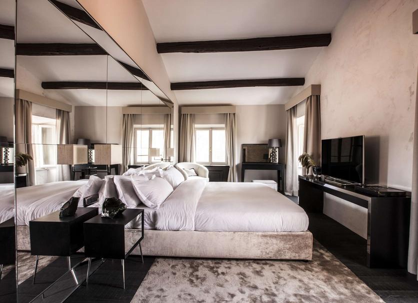 Review Hotel Populer