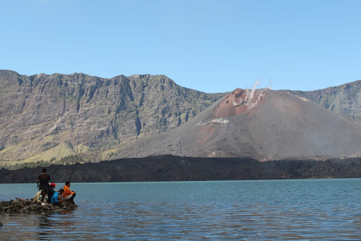 Danau Segara Anak: Surga Tersembunyi di Puncak Rinjani