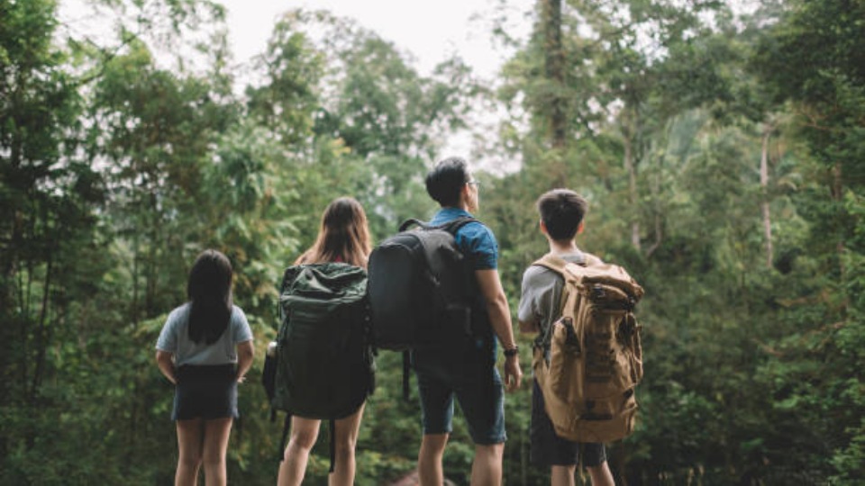 Traveling Alam: Perjalanan Sunyi yang Mengajarkan Manusia Kembali Menjadi Manusia