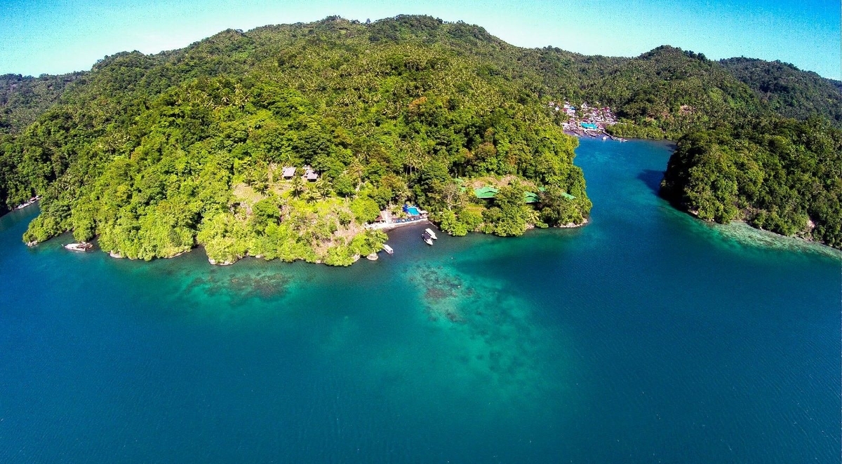 Pulau Lembeh: Pesona Tenang di Gerbang Keajaiban Bawah Laut