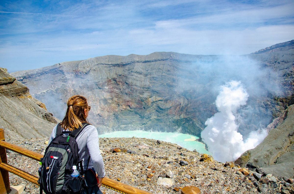 Gunung Aso: Pesona Kaldera Vulkanik Terbesar di Jepang