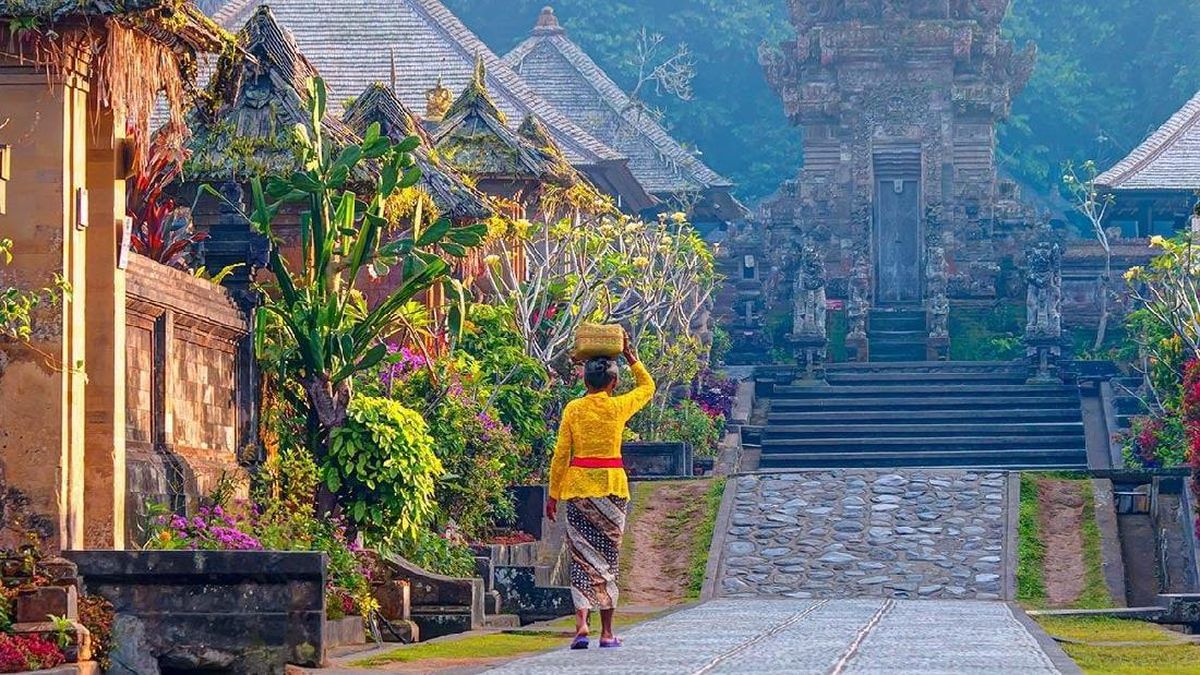 Menyelami Pesona Desa Wisata Penglipuran: Tradisi, Alam, dan Kehidupan Bali yang Asli Menyelami Pesona Desa Wisata Penglipuran: Tradisi, Alam, dan Kehidupan Bali yang Asli