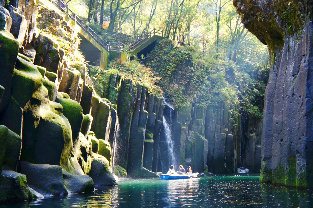 Takachiho: Wisata Ngarai Spektakuler di Jepang