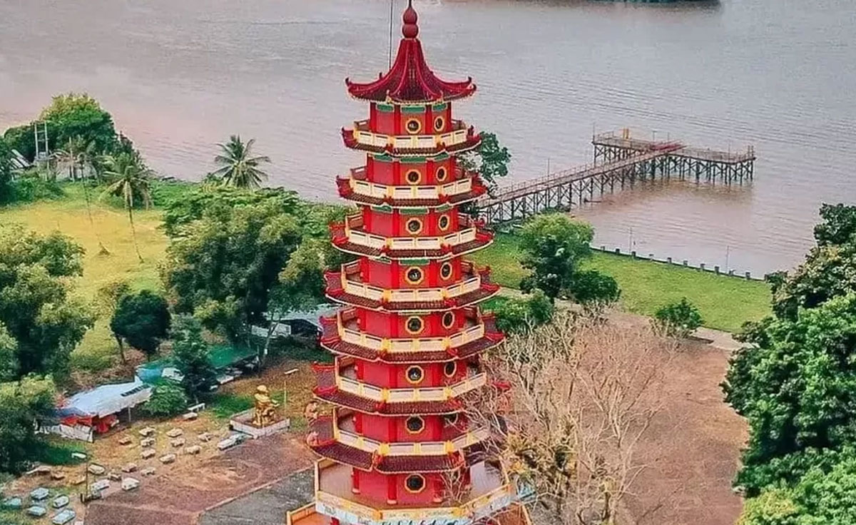 Pulau Kemaro: Kisah Cinta, Sungai Musi, dan Daya Tarik Sunyi yang Selalu Mengundang Orang Datang Kembali Pulau Kemaro: Kisah Cinta, Sungai Musi, dan Daya Tarik Sunyi yang Selalu Mengundang Orang Datang Kembali