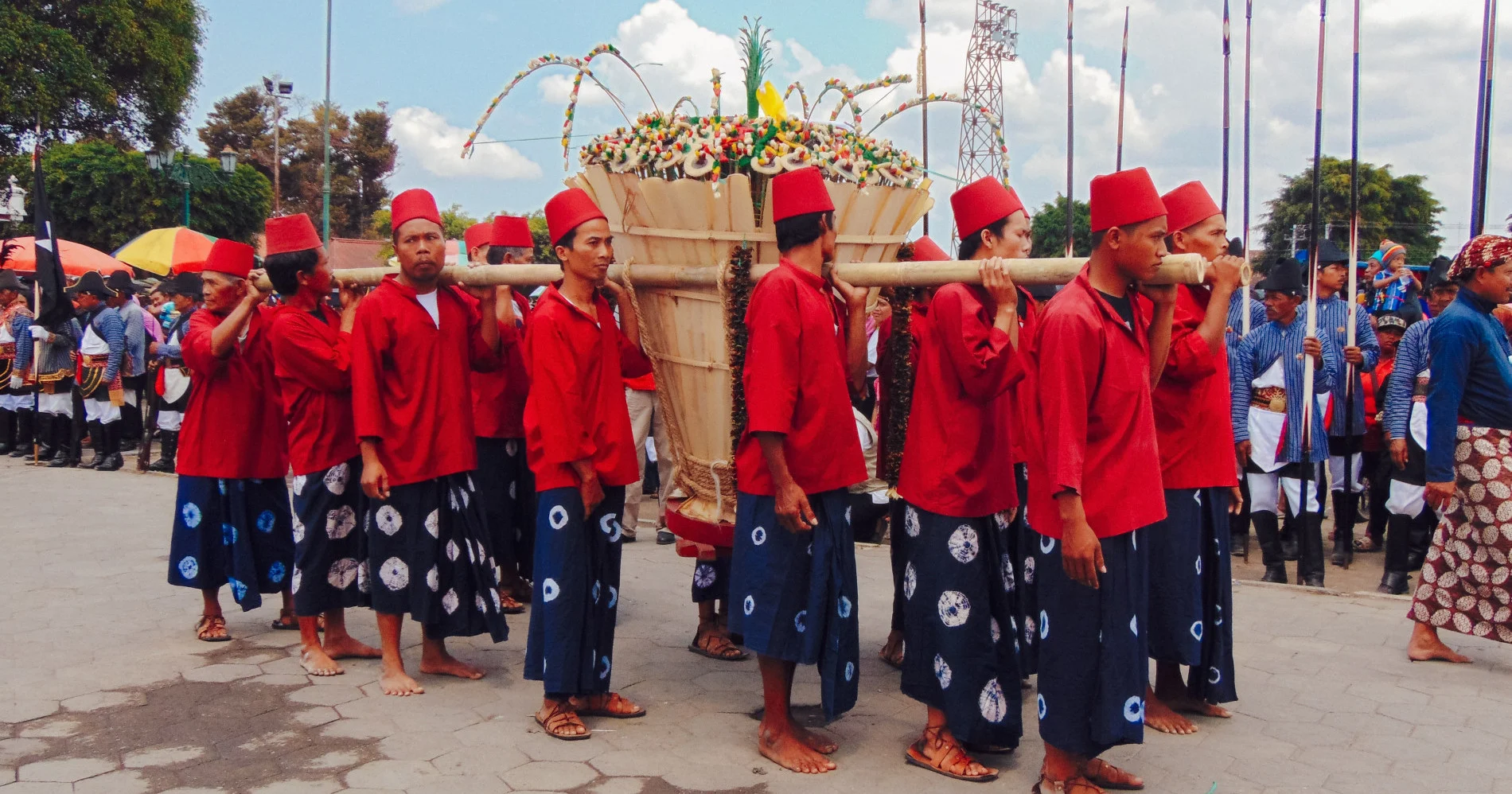 Tradisi Nusantara: Jejak Budaya yang Menghidupkan Perjalanan dan Memberi Makna pada Wisata Indonesia