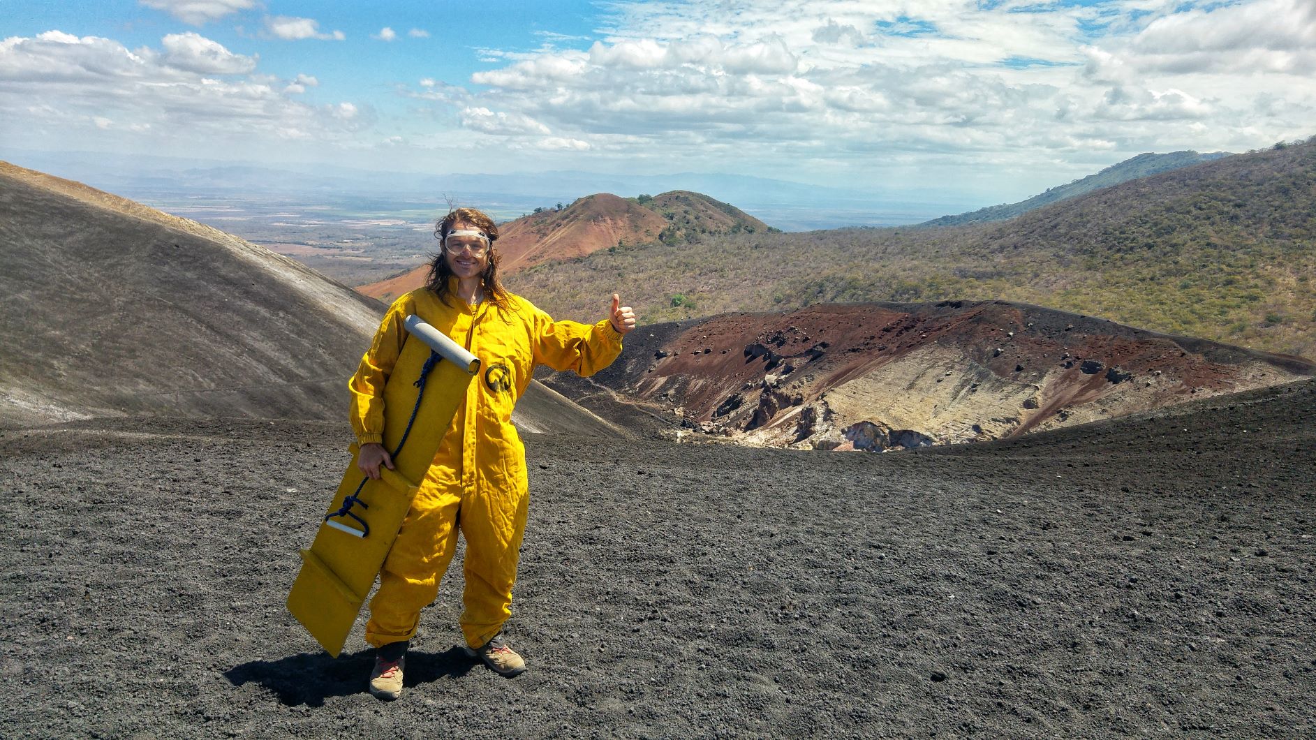 Volcano Boarding Wisata Ekstrem Meluncur di Lereng Gunung Volcano Boarding Wisata Ekstrem Meluncur di Lereng Gunung