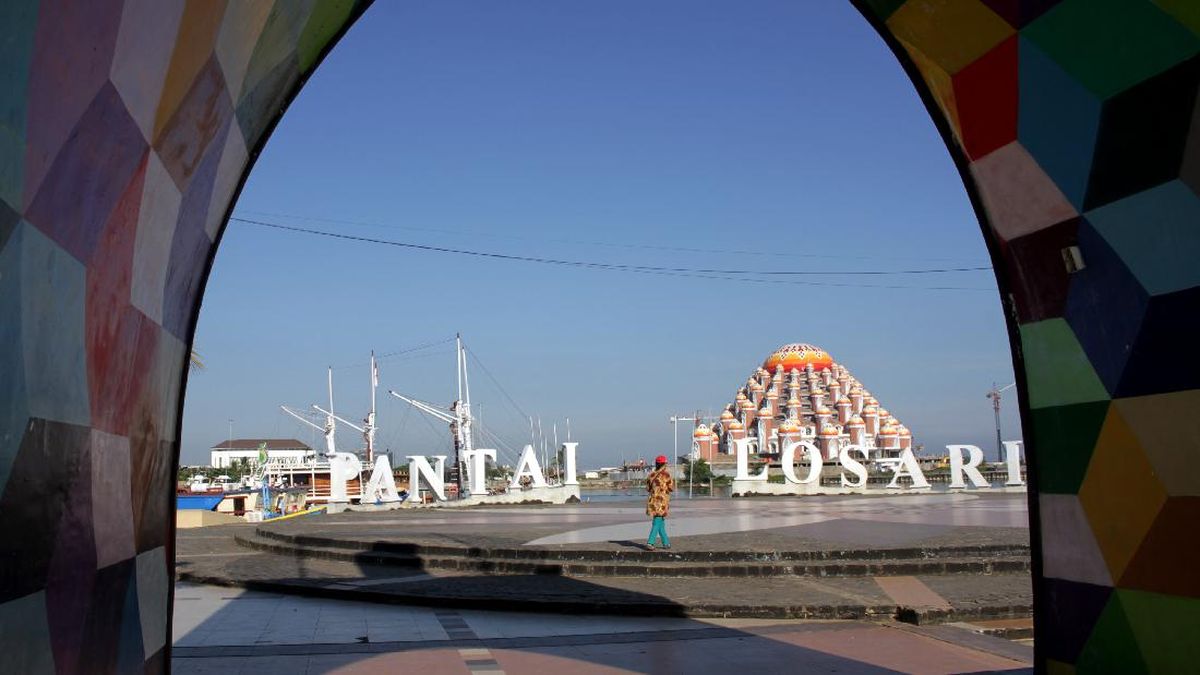 Pantai Losari: Ikon Wisata yang Tak Pernah Lekang oleh Waktu Pantai Losari: Ikon Wisata yang Tak Pernah Lekang oleh Waktu