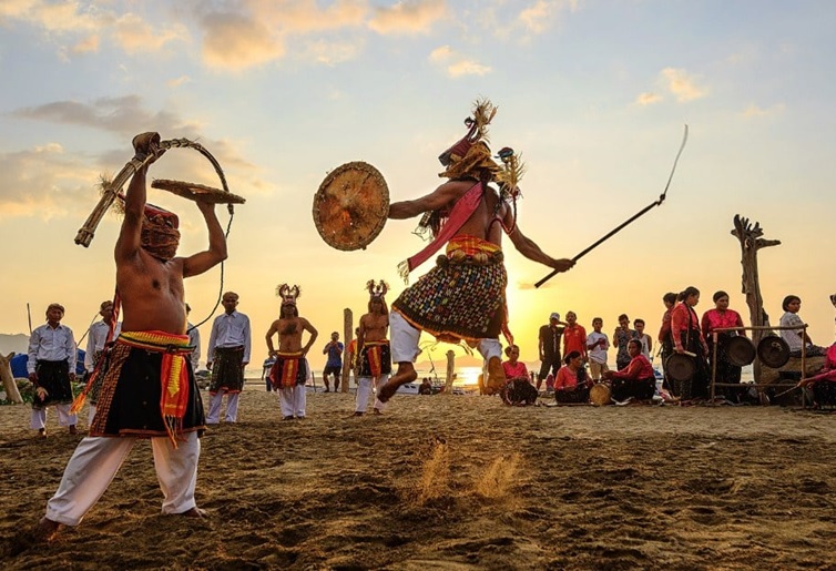 Aturan Lokal Setempat yang Wajib Diketahui Traveler