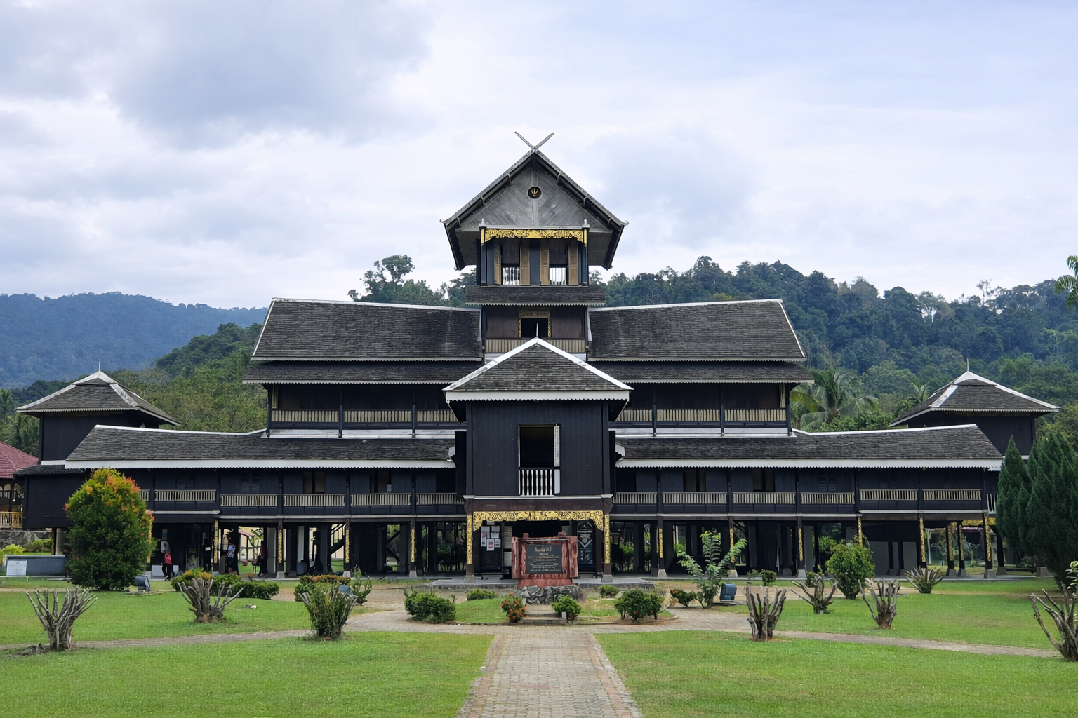 Istana Seri Menanti: Istana Kayu Megah Negeri Sembilan