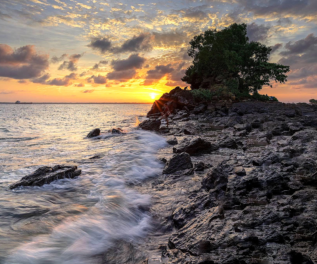 Pantai Melawai: Panorama Laut dan Senja Ikonik di Balikpapan