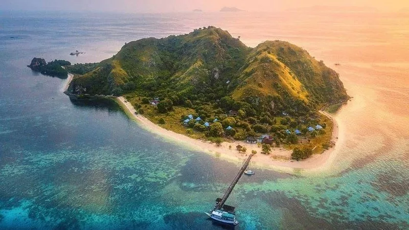 Pulau Kenawa: Surga Tersembunyi di Nusa Tenggara