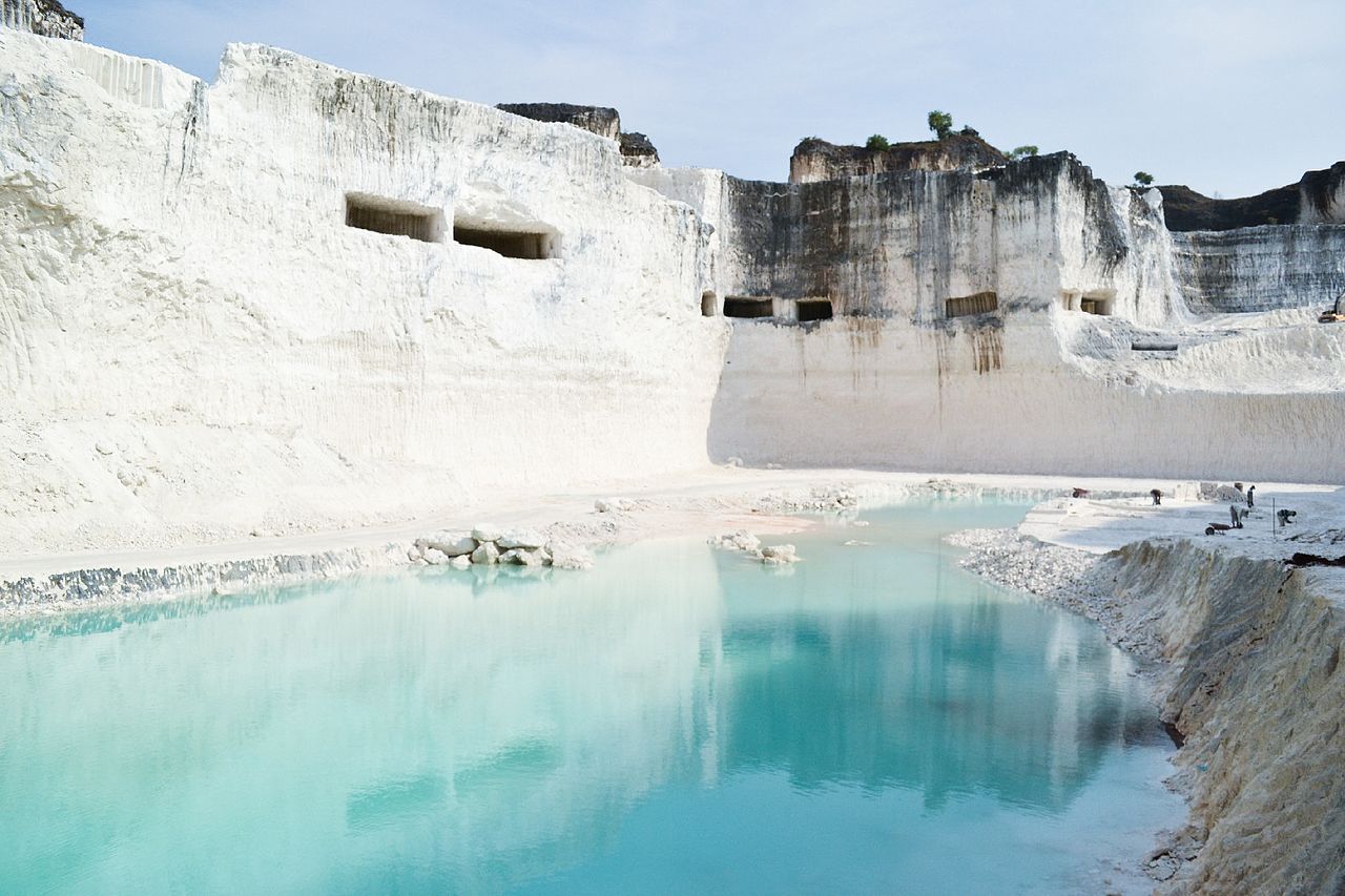 Eksplorasi Bukit Kapur: Keindahan Alam yang Menakjubkan