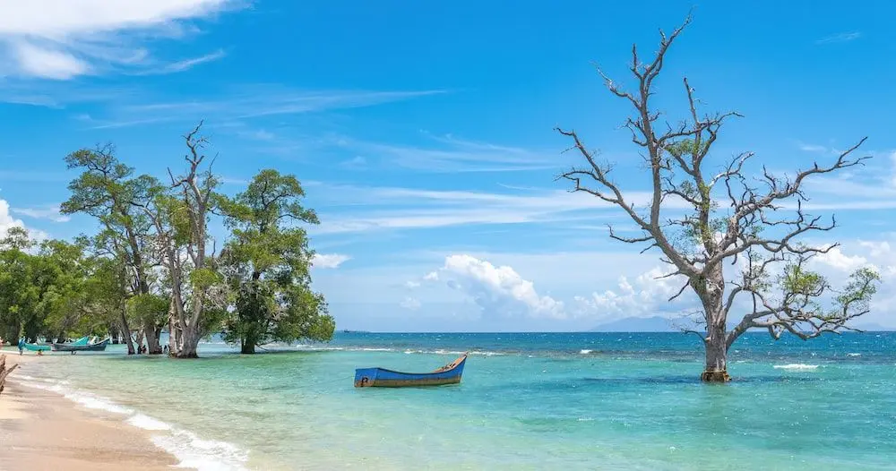 Pantai Pasetran: Keindahan Tersembunyi yang Masih Alami